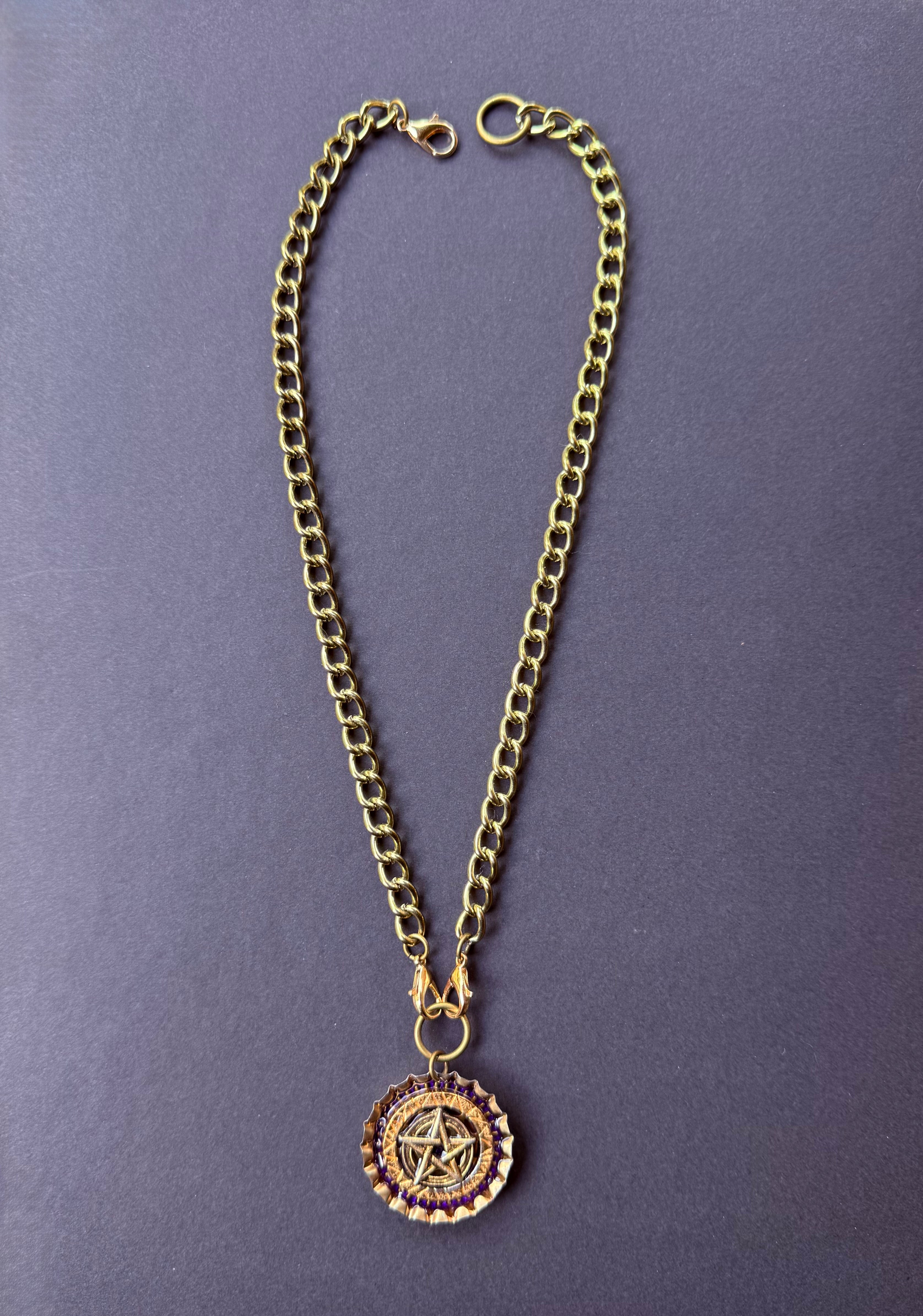 Gender-Neutral Chain Necklace with Pentagram Pendant