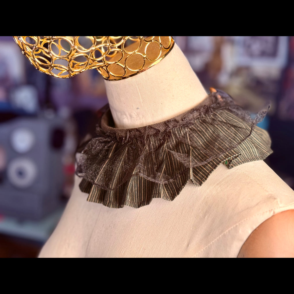 Gender-Neutral Fabric Collar