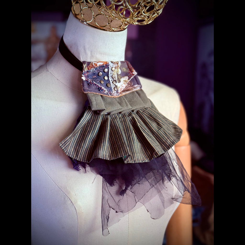 Gender-Neutral Fabric Collar