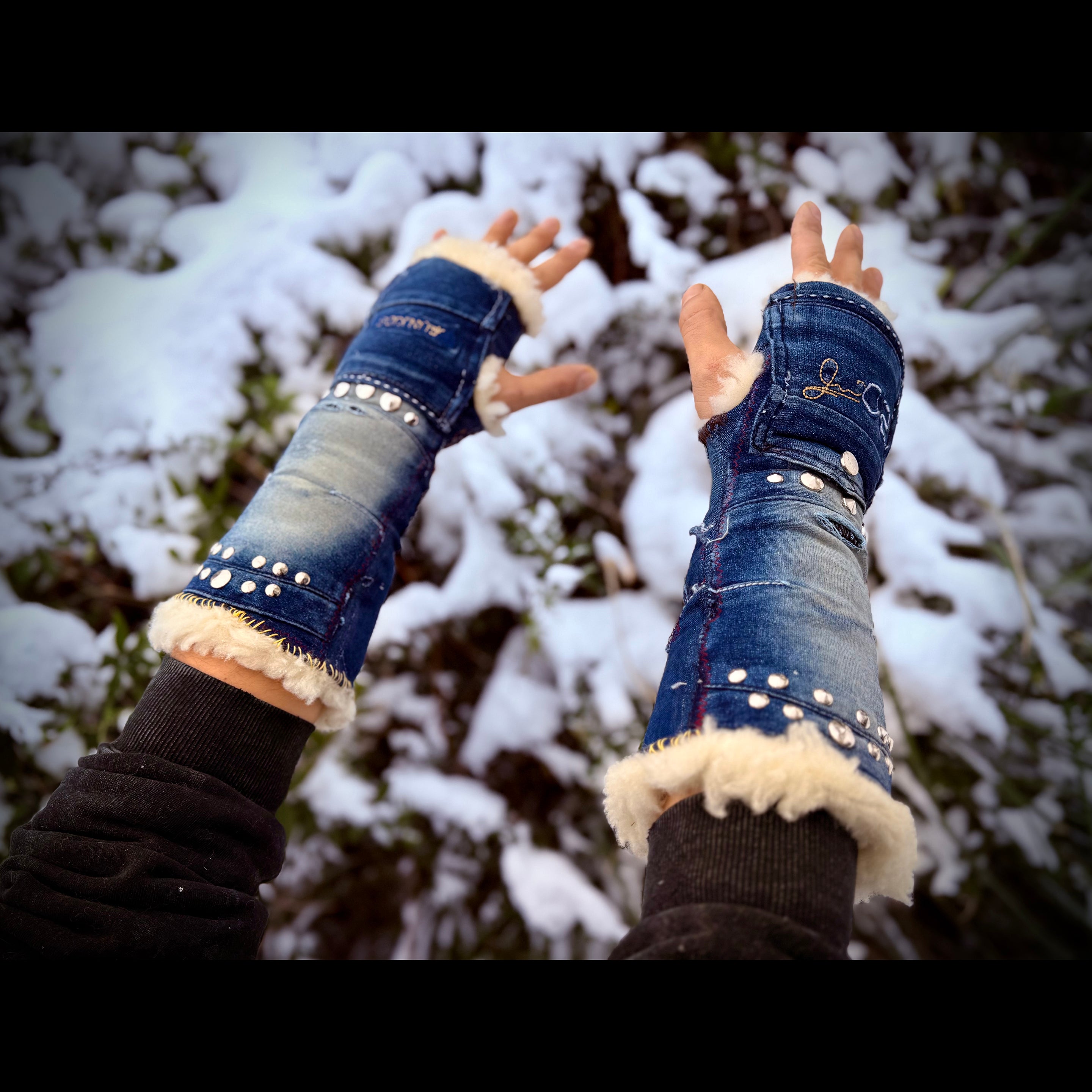Gender-Neutral Denim Glovelette Pair