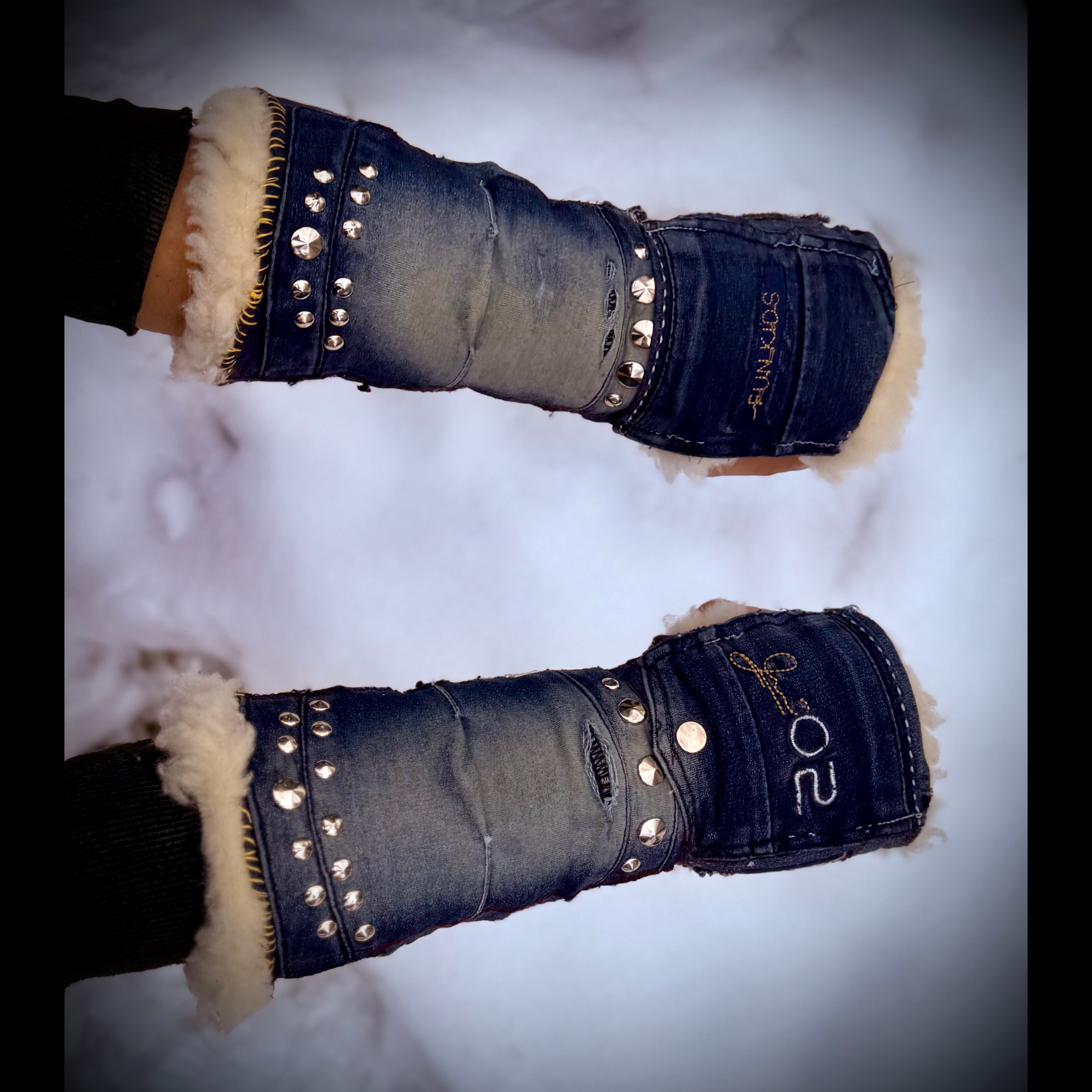Gender-Neutral Denim Glovelette Pair