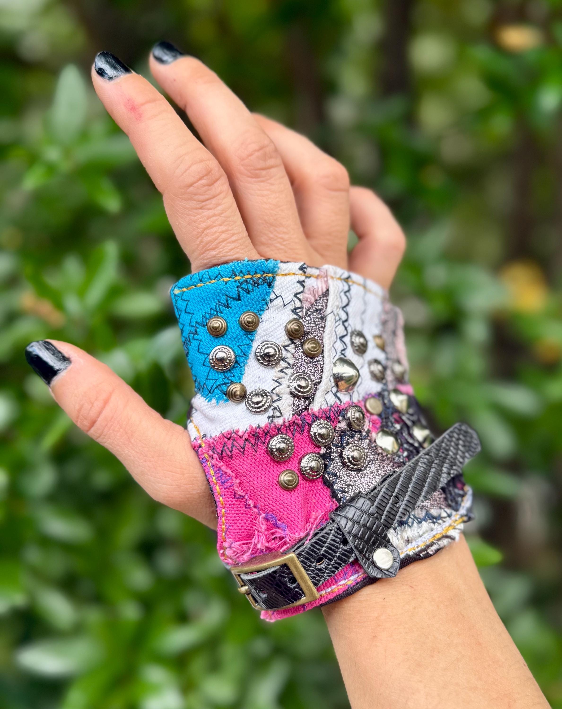 Gender-Neutral Patched Single Glovelette (R)